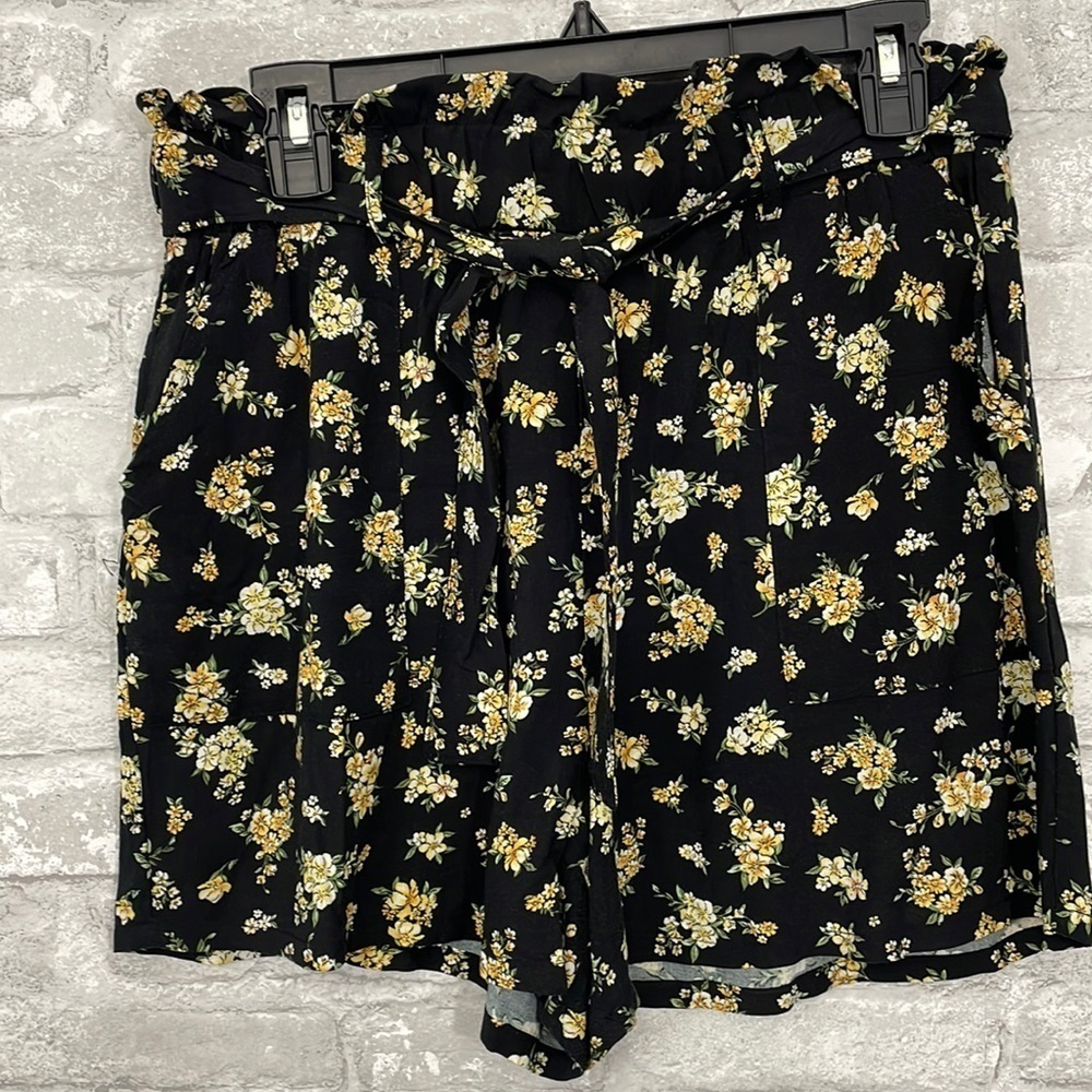 Joe B Floral Tie Shorts